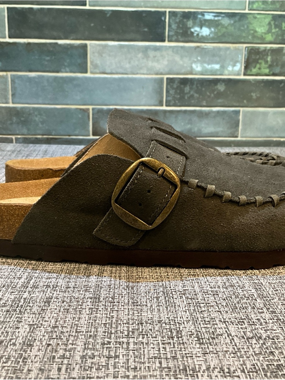 Cushionaire Canoe Suede Clogs In Khaki Women’s Size 8M - NEW - Picture 7 of 16